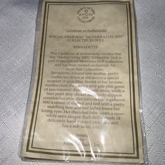 Avon Special Memories Mother's Day Porcelain Doll Bernadette, 2001 NWOB - Picture 8 of 8